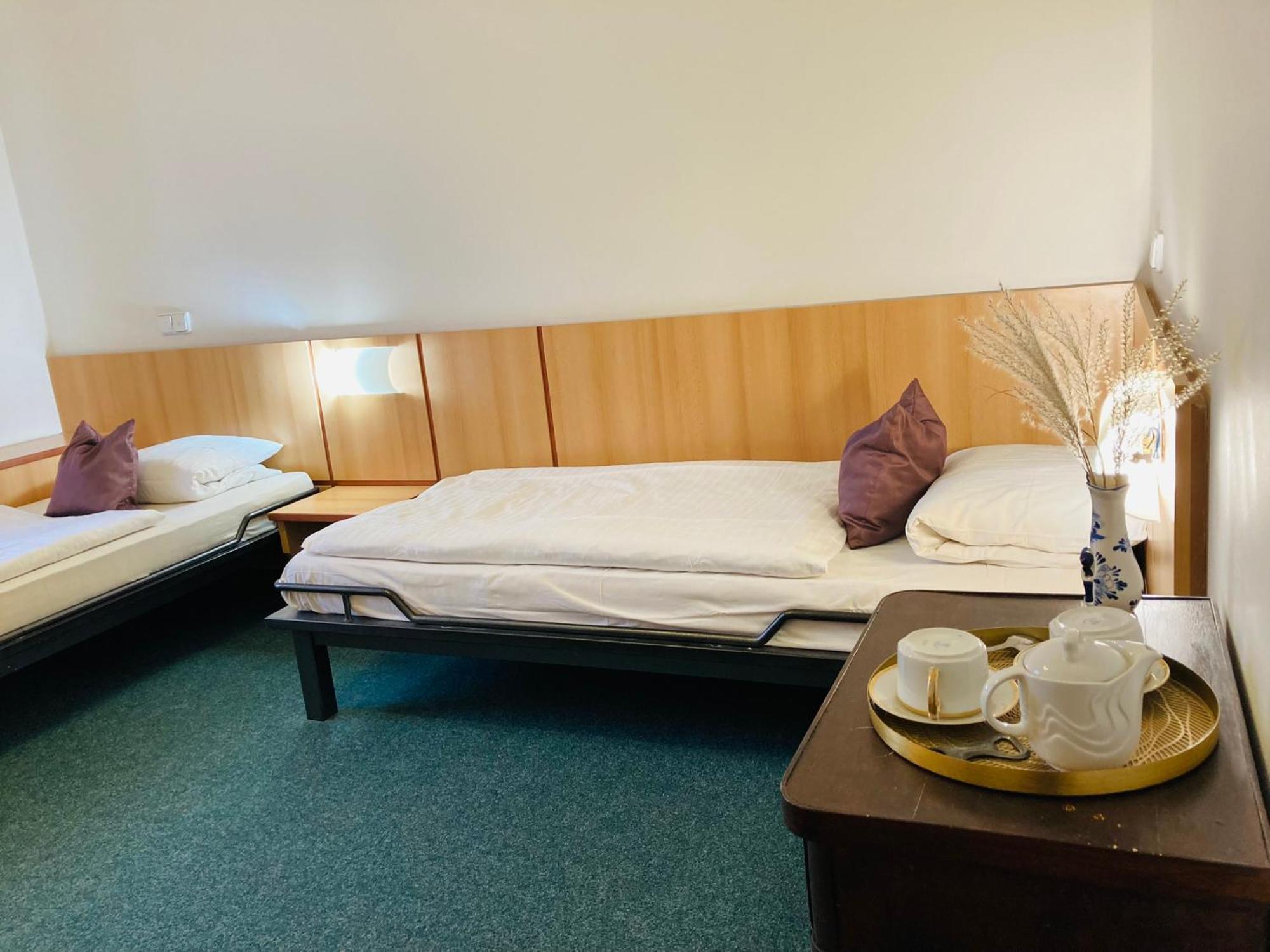Penzion Hotelu Central Dvur Králové nad Labem Quarto foto