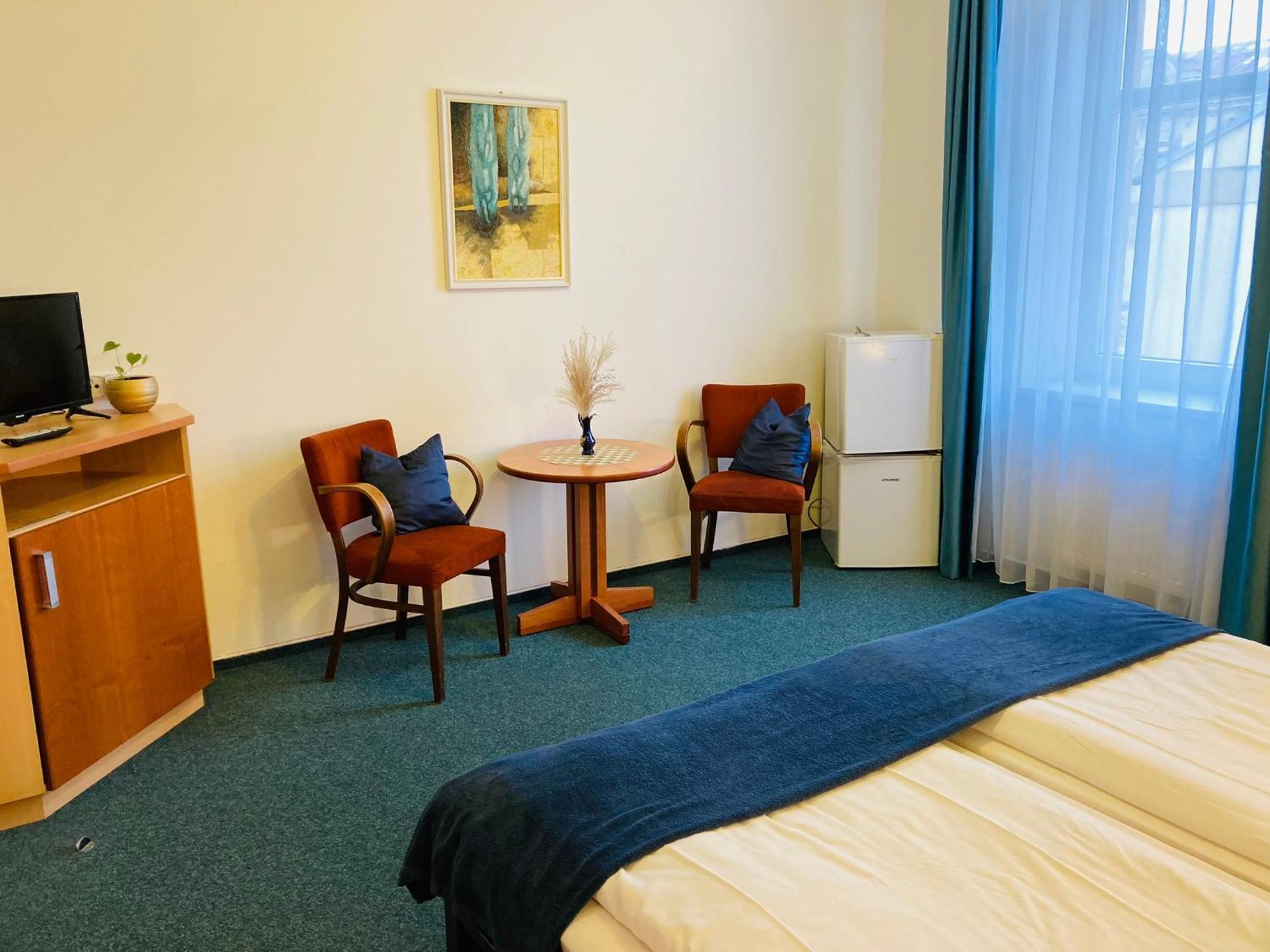 Penzion Hotelu Central Dvur Králové nad Labem Exterior foto